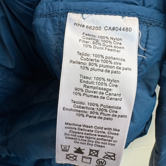 Asics Men's Deep Blue Puffer Jacket - Picture 6 of 6